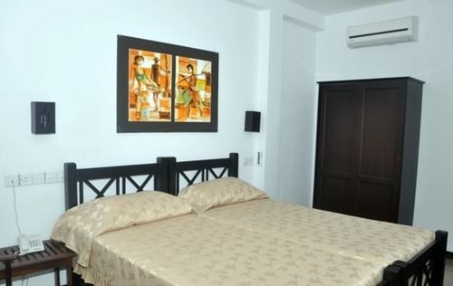 Scandinavia Hotel Hikkaduwa Ngoại thất bức ảnh