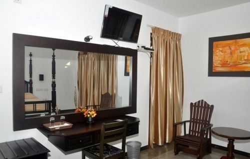 Scandinavia Hotel Hikkaduwa Ngoại thất bức ảnh